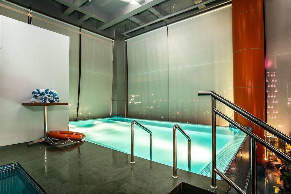 G Suites Hotel By Amithya Surabaya Exterior photo