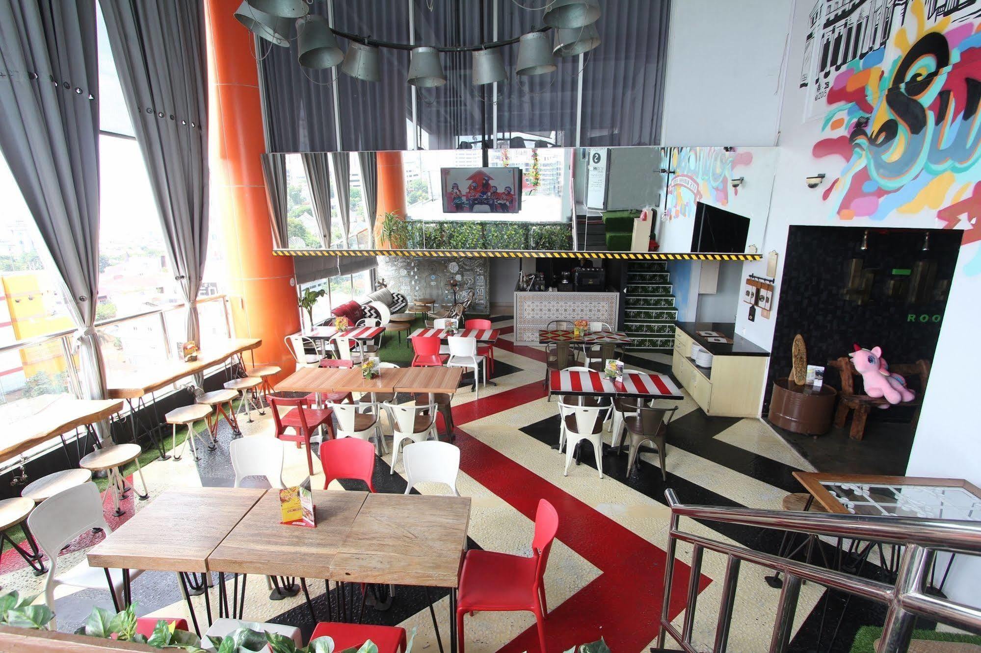 G Suites Hotel By Amithya Surabaya Exterior photo